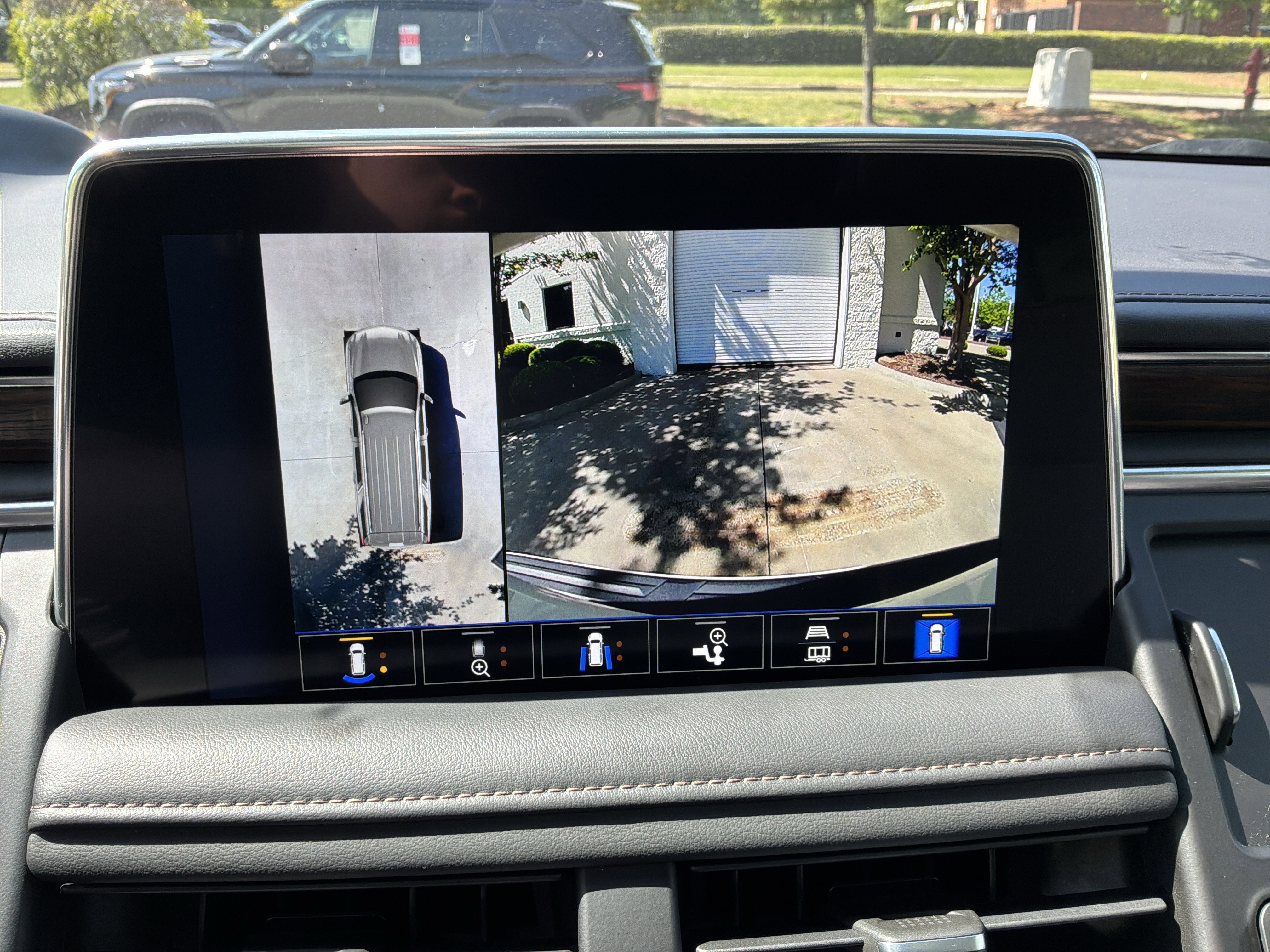 Used 2022 Chevrolet Tahoe High Country image 25