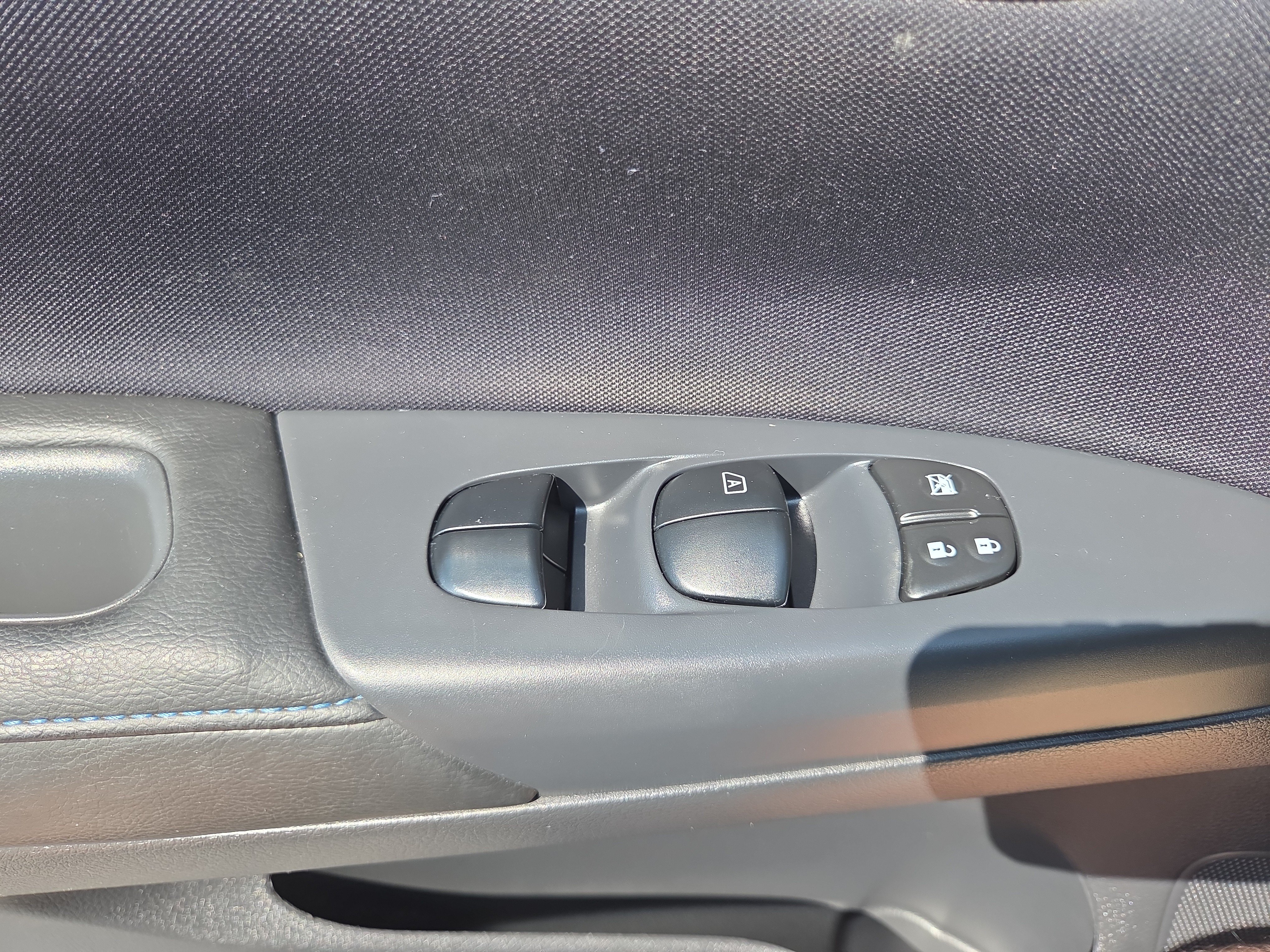 Used 2016 Nissan Sentra SR FWD image 30