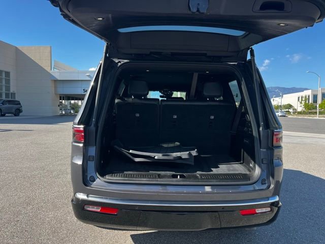 Used 2022 Jeep Wagoneer Series III w/ Flexible Seating Group image 27