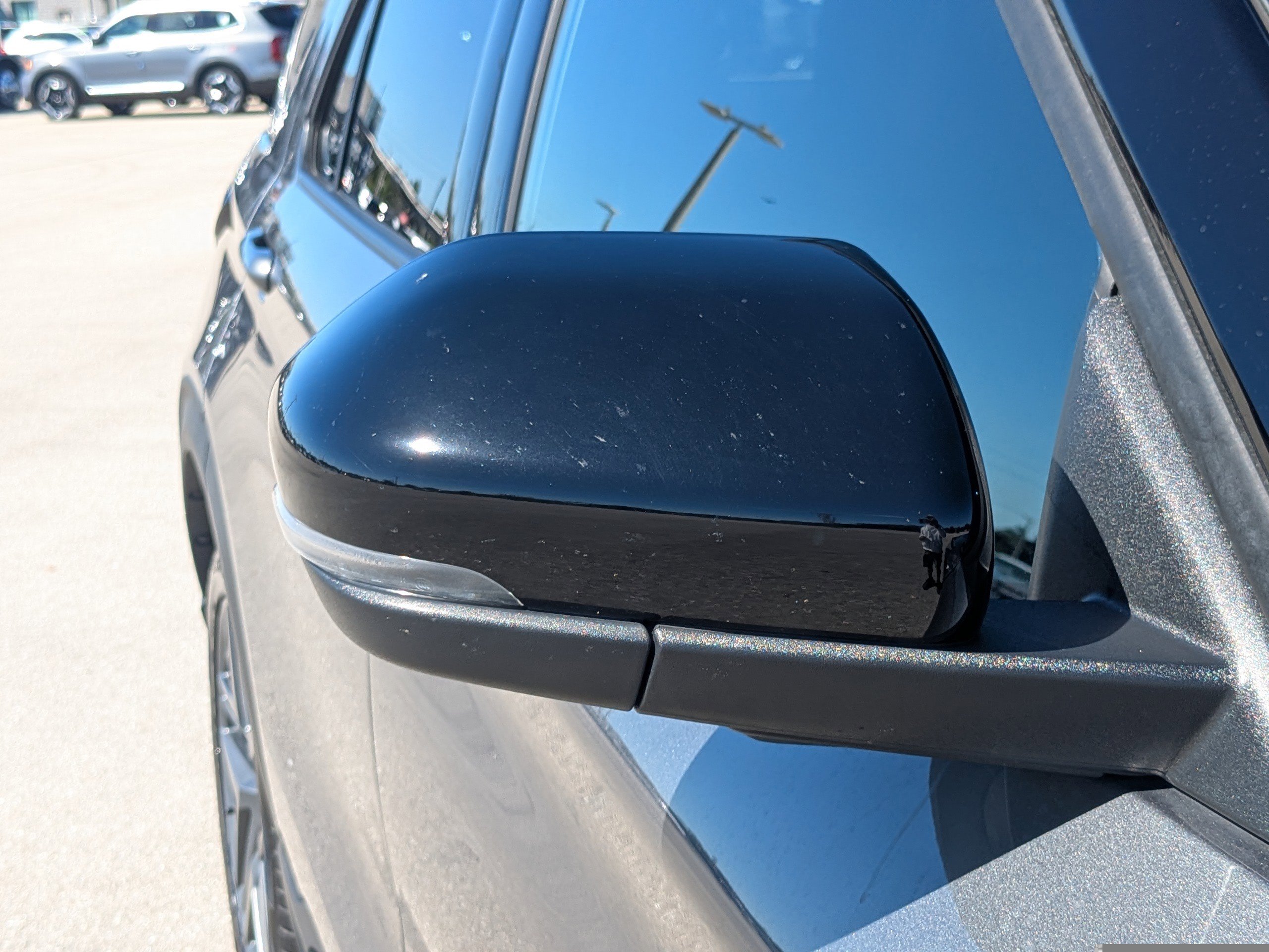 Used 2025 Ford Explorer ST-Line w/ ST-Line Street Pack image 14