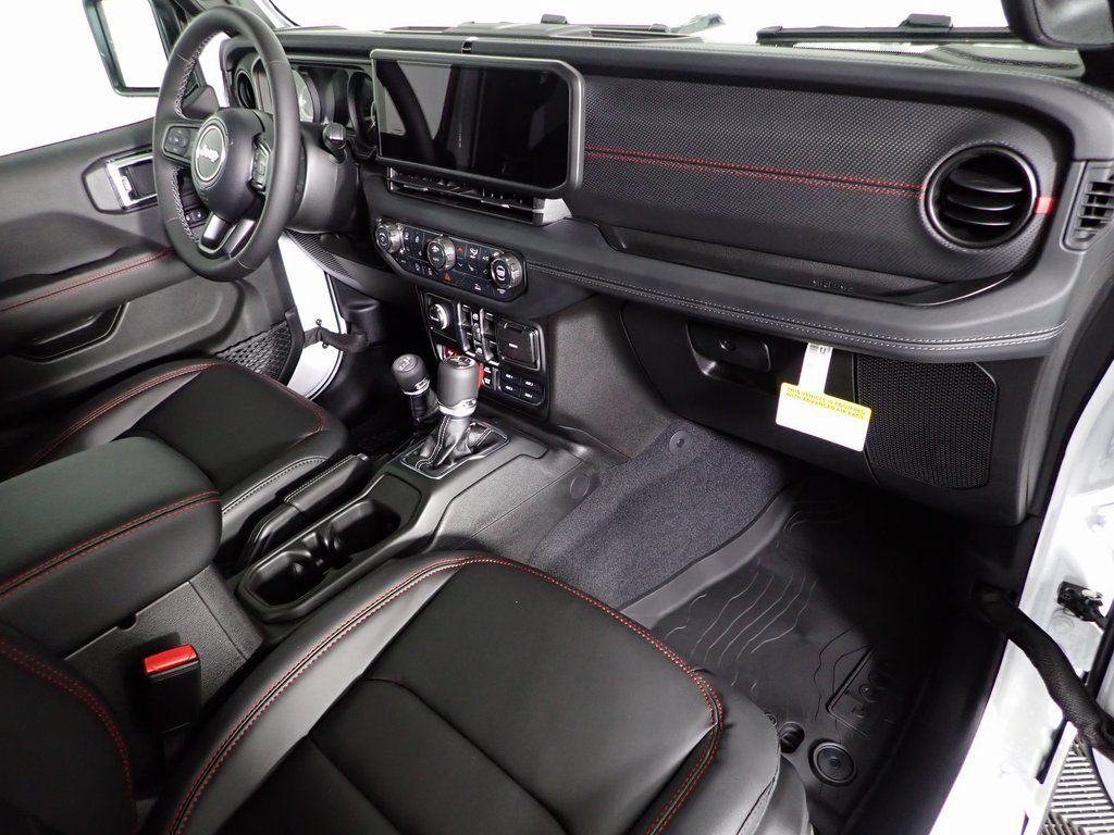 New 2026 Jeep Wrangler Unlimited Rubicon AWD/4WD image 32