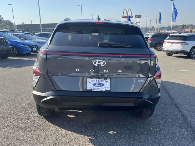 Used 2025 Hyundai Kona SEL AWD/4WD image 4