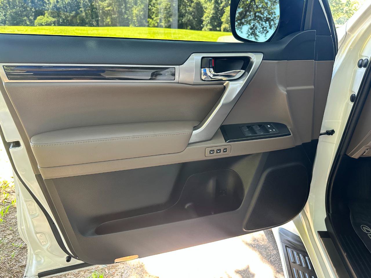 Used 2023 Lexus GX 460 Premium AWD/4WD image 9