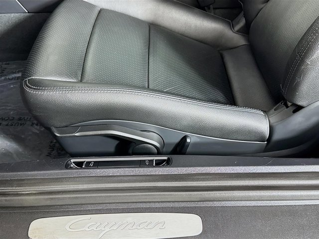 Used 2018 Porsche 718 Cayman Base image 19