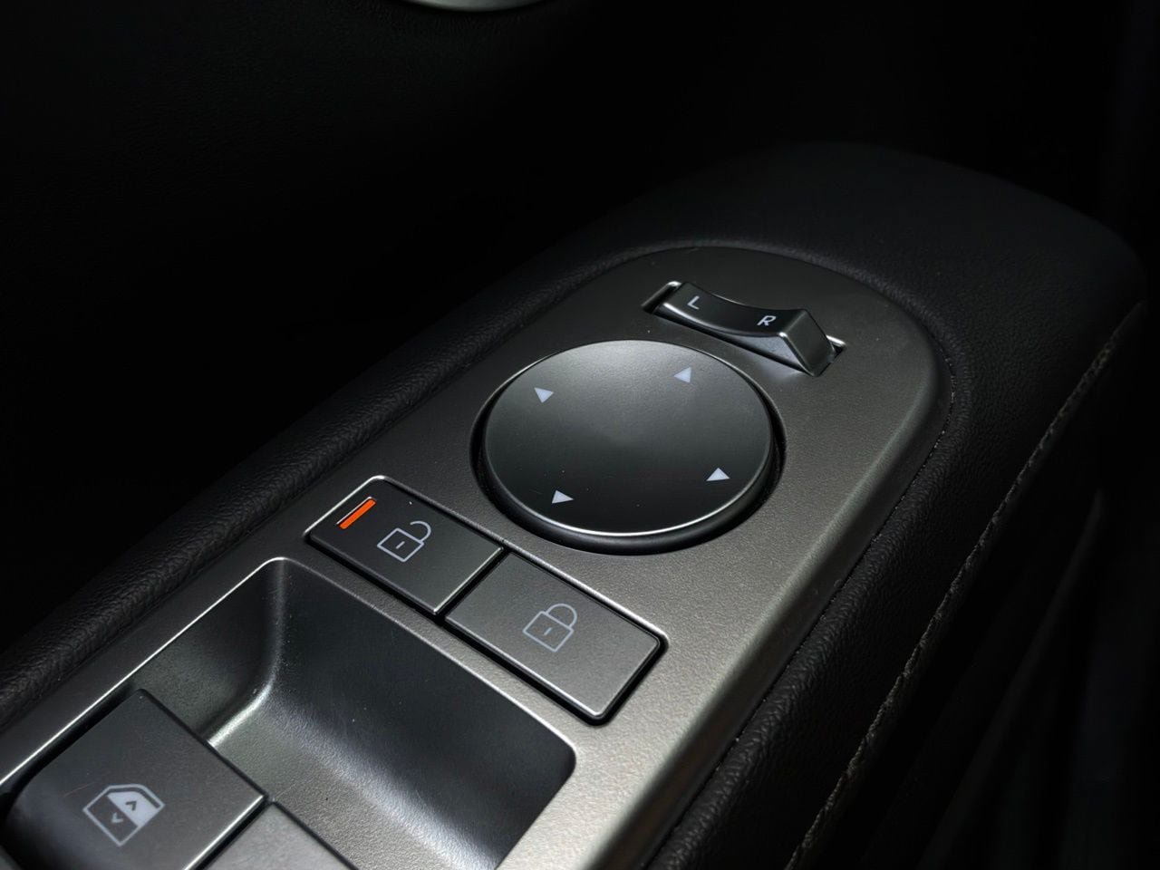 Used 2026 Hyundai Palisade SEL FWD image 30