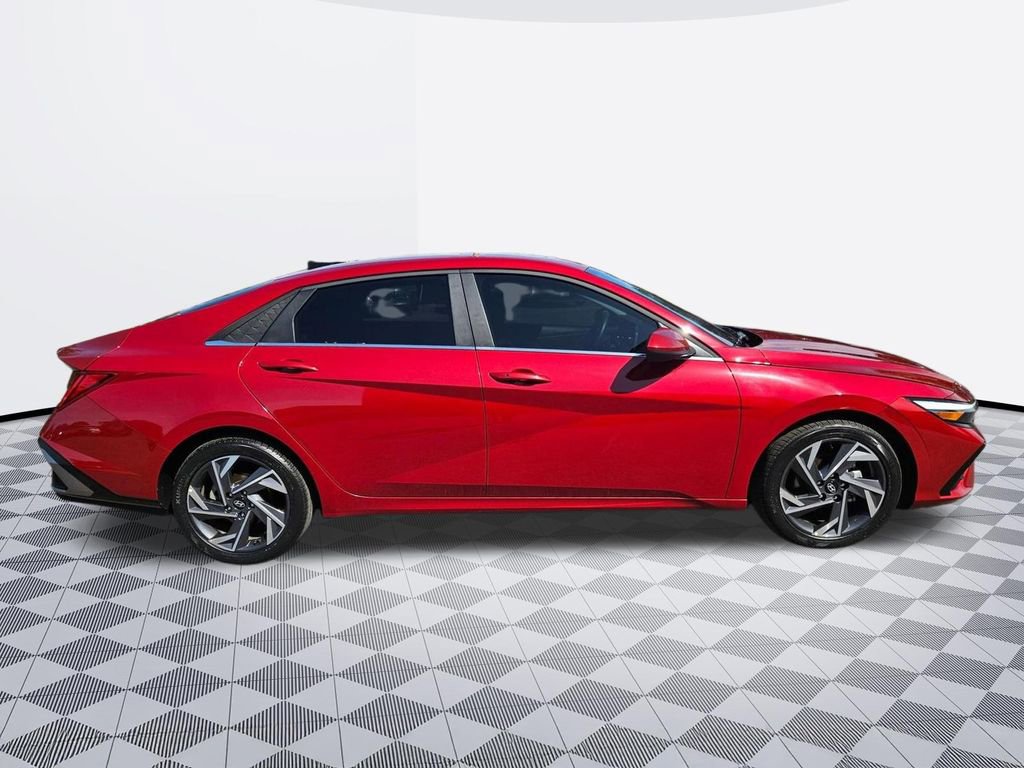 Certified 2024 Hyundai Elantra SEL w/ Convenience Package FWD image 7