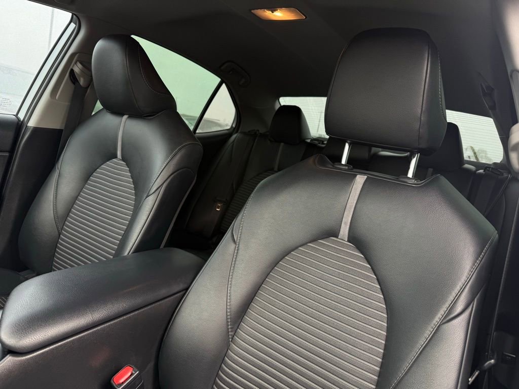 Used 2019 Toyota Camry SE image 15