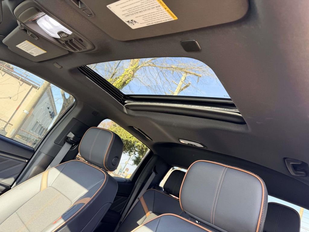 Used 2023 GMC Canyon AT4 w/ Canyon Safety Plus Package image 21