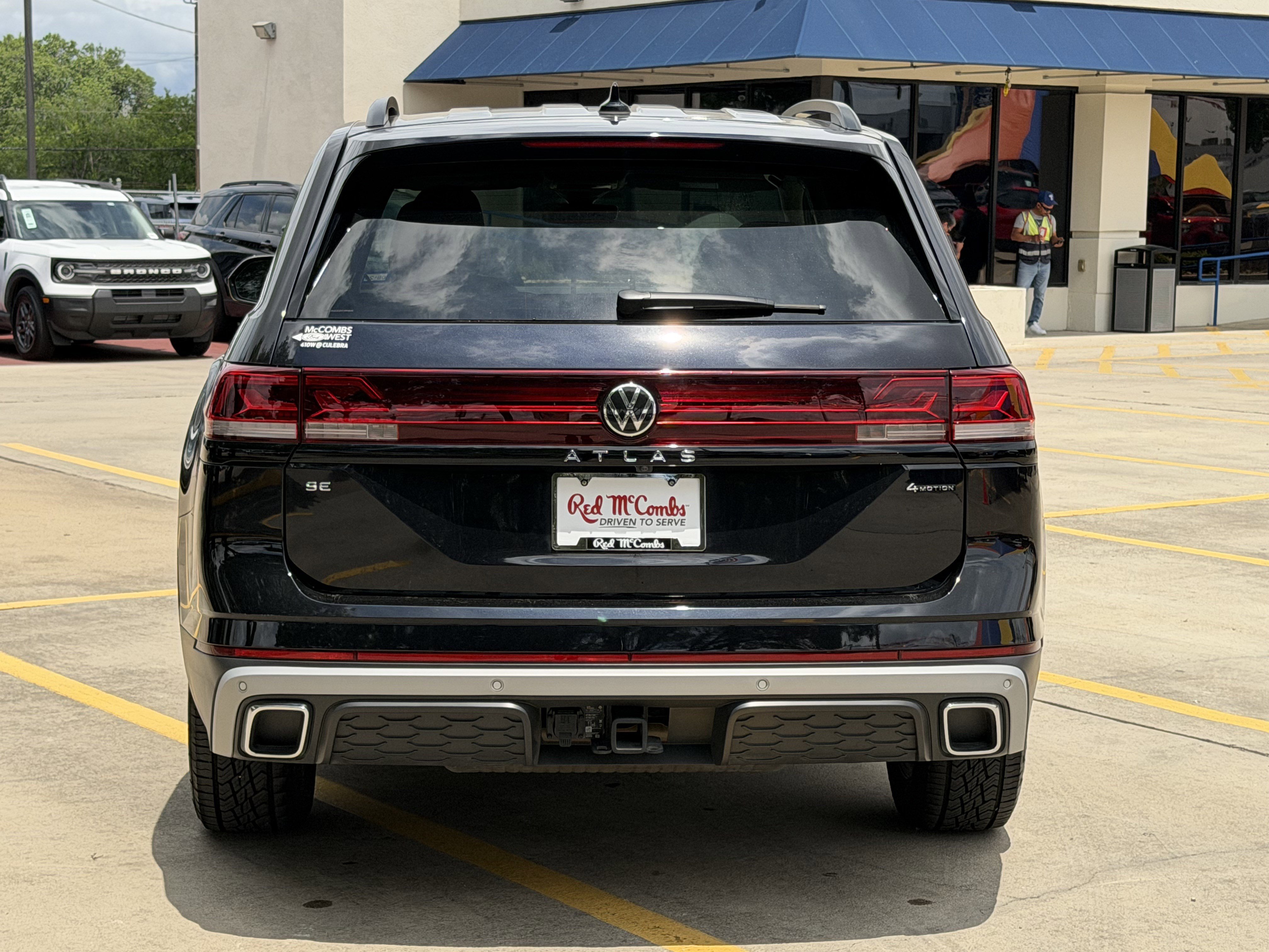 Used 2024 Volkswagen Atlas Peak Edition SE AWD/4WD image 6