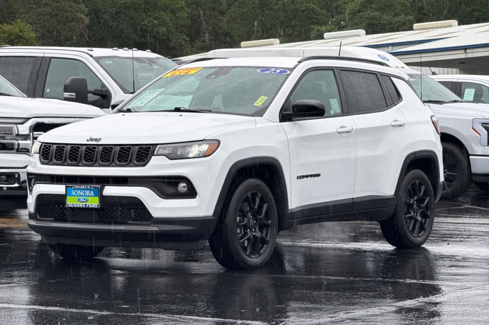 Used 2025 Jeep Compass Latitude w/ Altitude Special Edition AWD/4WD image 8