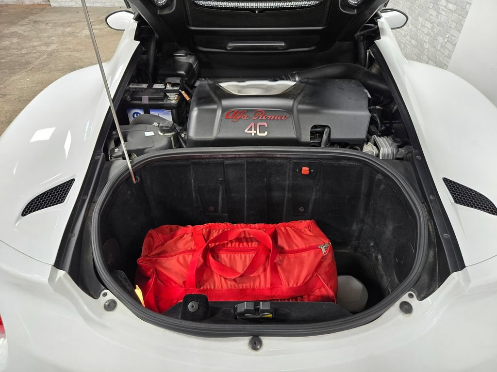 Used 2018 Alfa Romeo 4C Spider RWD image 38
