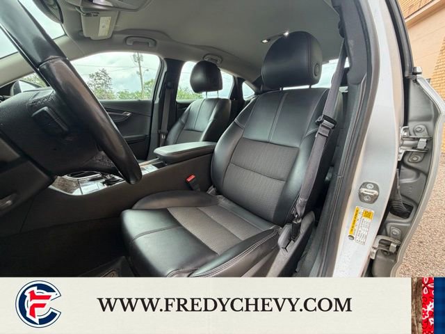 Used 2014 Chevrolet Impala LT w/ Convenience Package FWD image 22