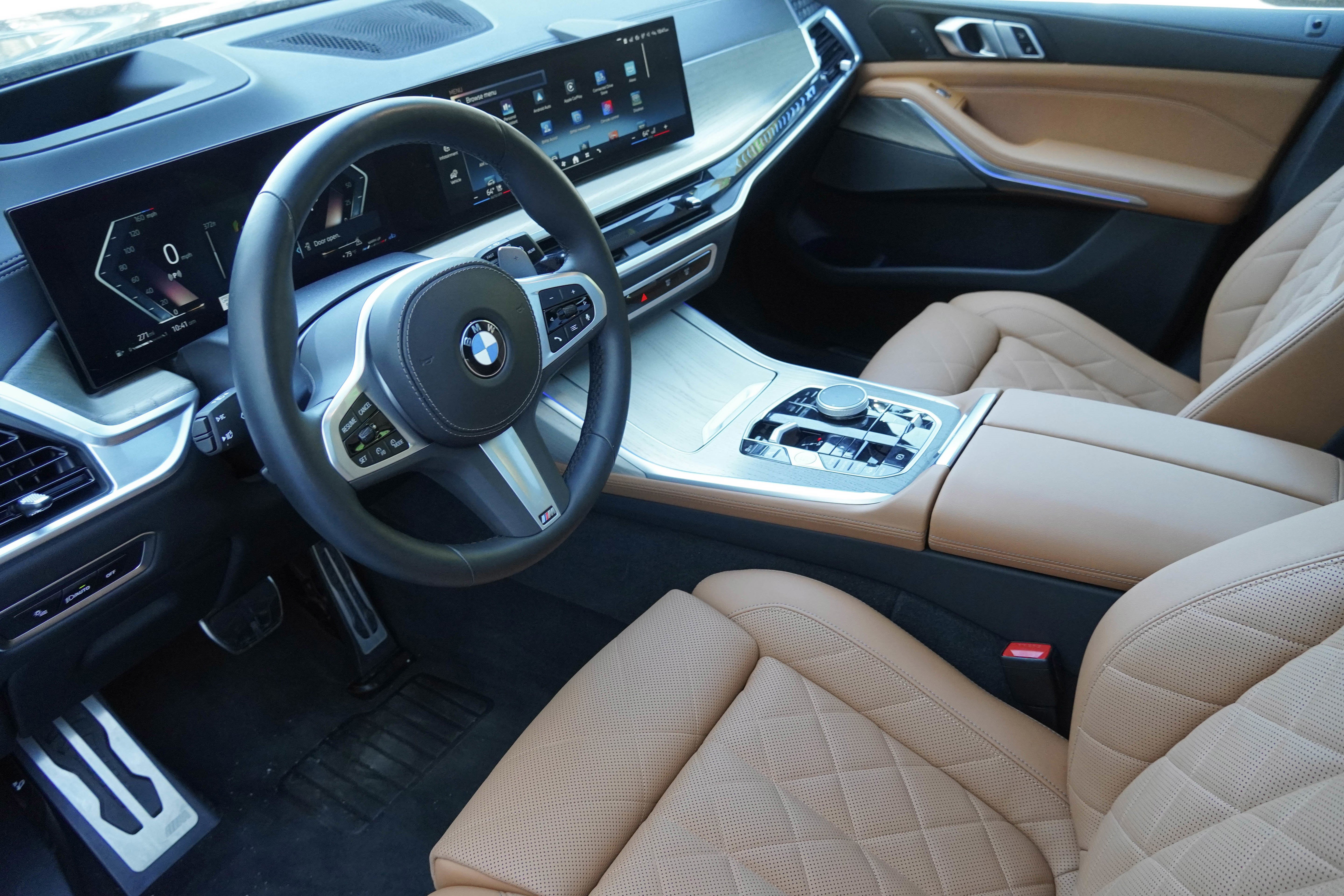 Certified 2024 BMW X7 xDrive40i w/ M Sport Package AWD/4WD image 9