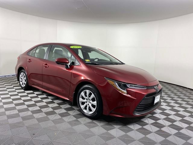 Used 2025 Toyota Corolla LE image 1