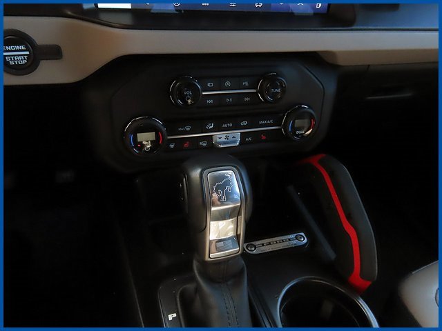 Used 2023 Ford Bronco Wildtrak image 16