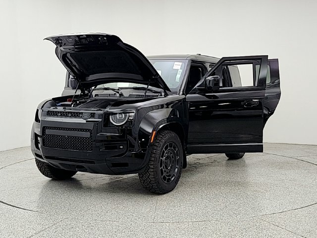 New 2026 Land Rover Defender 110 OCTA AWD/4WD image 9
