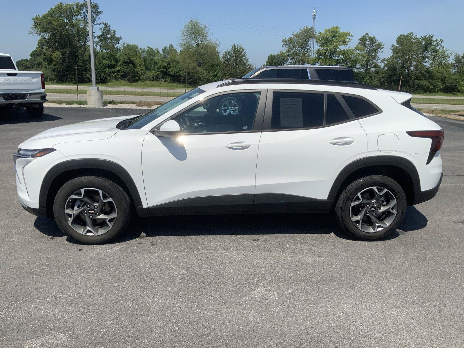 Used 2024 Chevrolet Trax LT FWD image 7