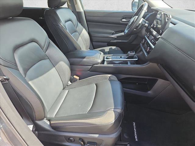 Used 2025 Nissan Pathfinder SL image 21