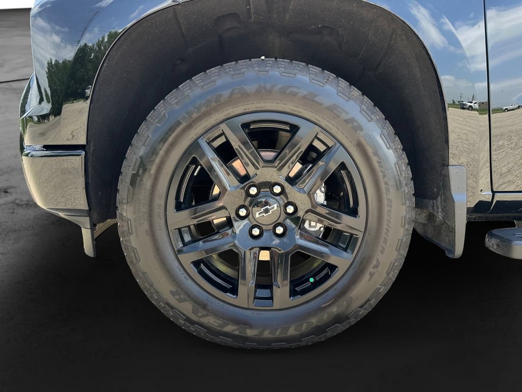 Used 2023 Chevrolet Silverado 1500 RST w/ Z71 Off-Road Package AWD/4WD image 11
