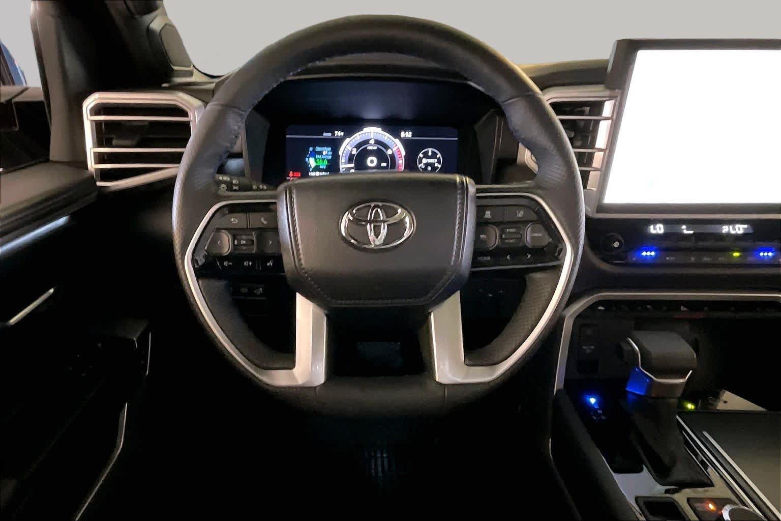 Used 2025 Toyota Tundra Platinum AWD/4WD image 5