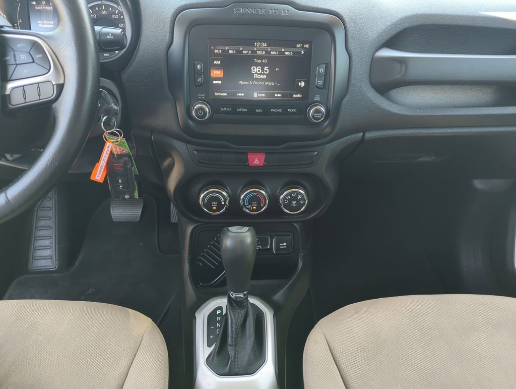 Used 2015 Jeep Renegade Latitude FWD image 24