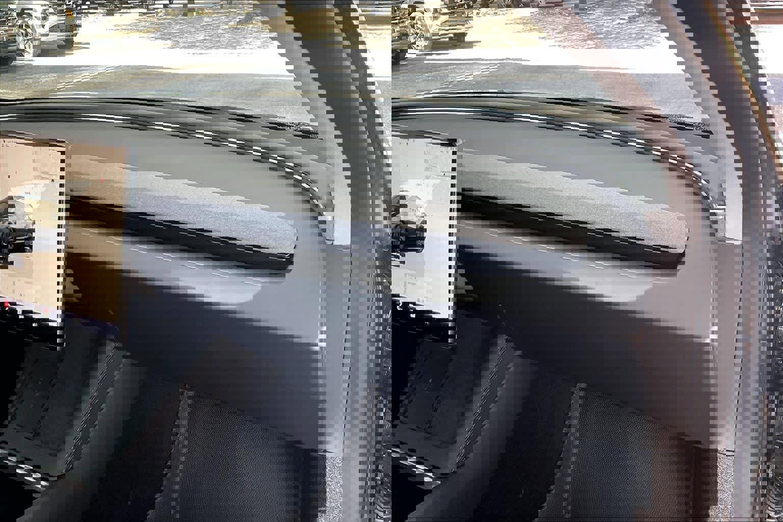 Used 2025 Tesla Model 3 Long Range image 18