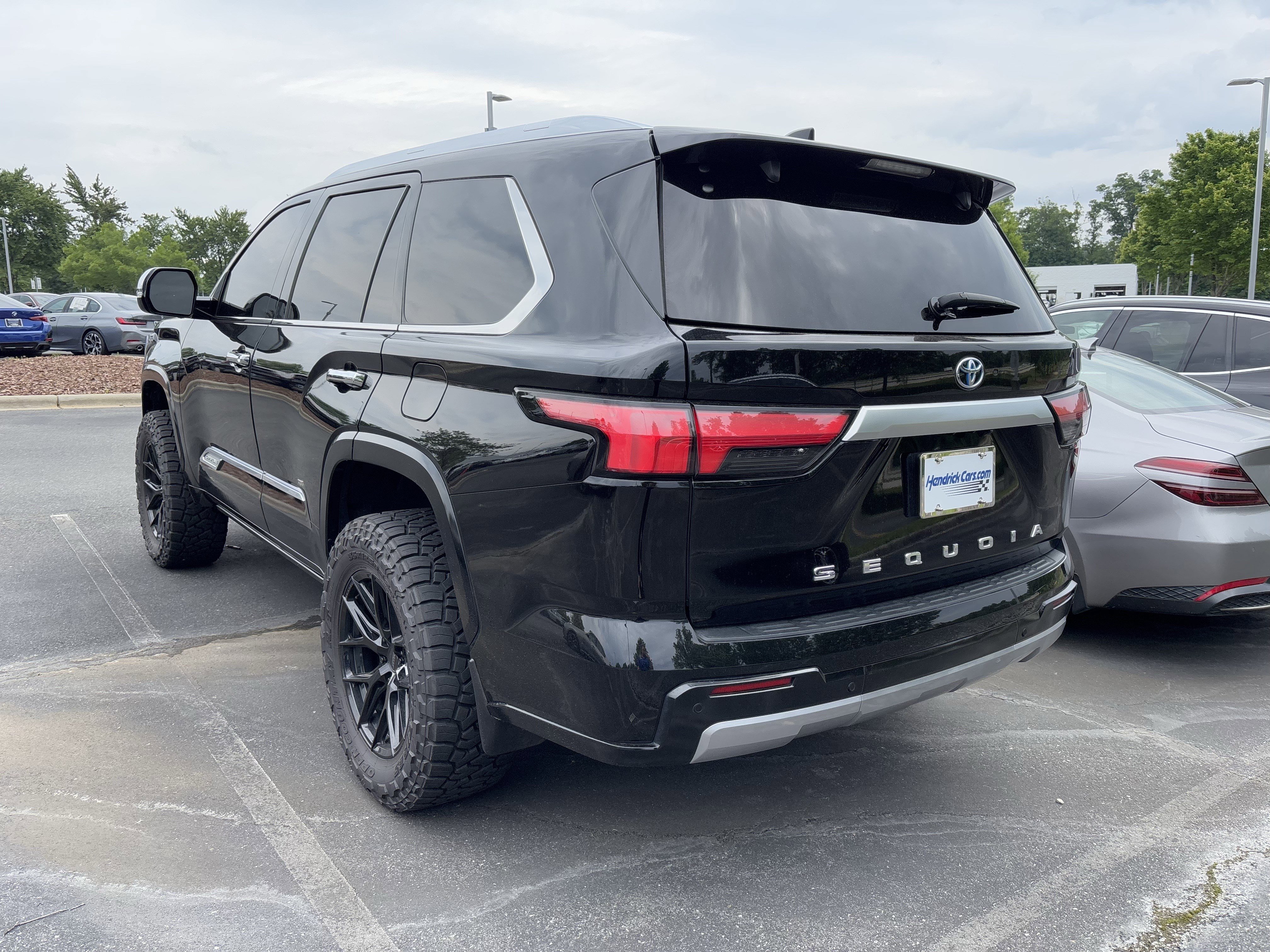 Used 2024 Toyota Sequoia Capstone AWD/4WD image 18