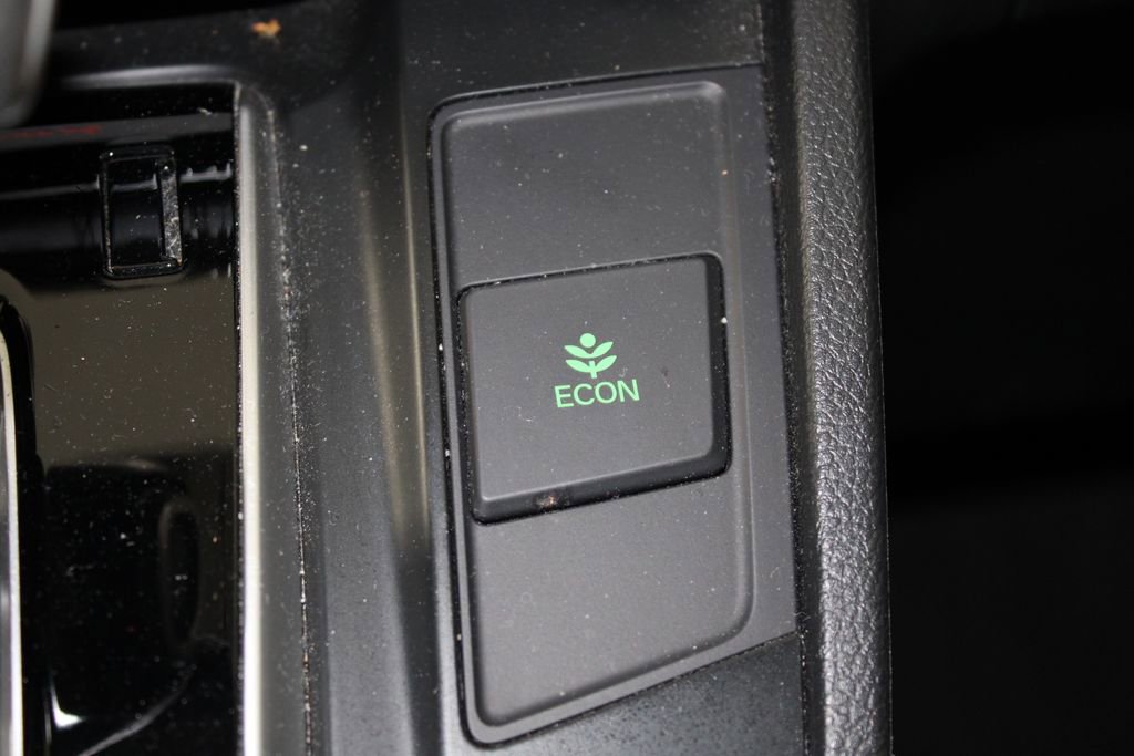 Used 2019 Honda CR-V LX image 28