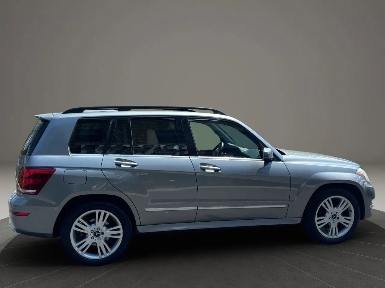 Used 2013 Mercedes-Benz GLK 350 4MATIC image 3