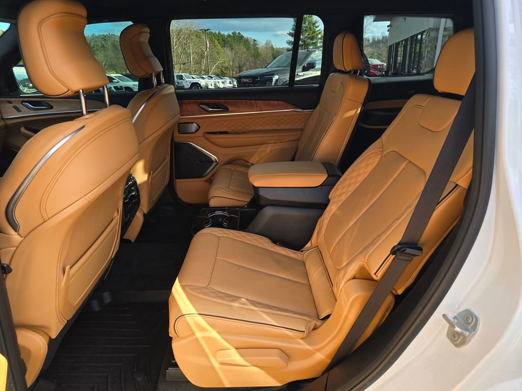 Used 2025 Jeep Grand Cherokee L Summit image 10