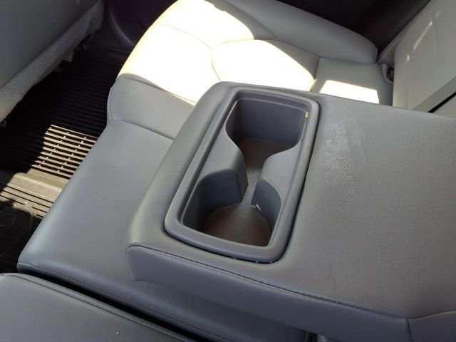 Used 2023 Toyota Highlander XLE AWD/4WD image 9