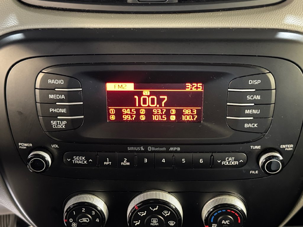 Used 2016 Kia Soul FWD image 17