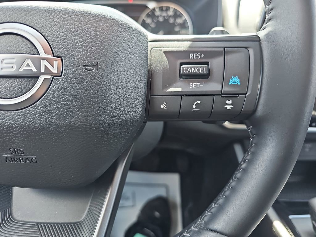 Used 2025 Nissan Rogue SV w/ SV Premium Package image 22