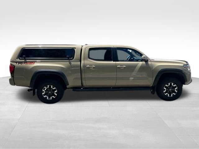 Used 2018 Toyota Tacoma TRD Off-Road w/ Technology Package AWD/4WD image 7