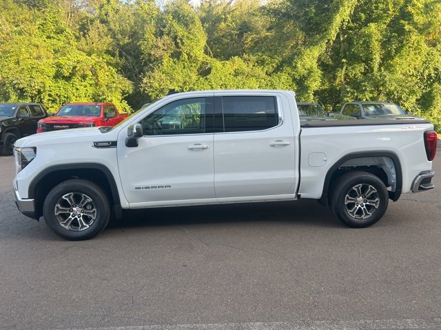 New 2026 GMC Sierra 1500 SLE image 2