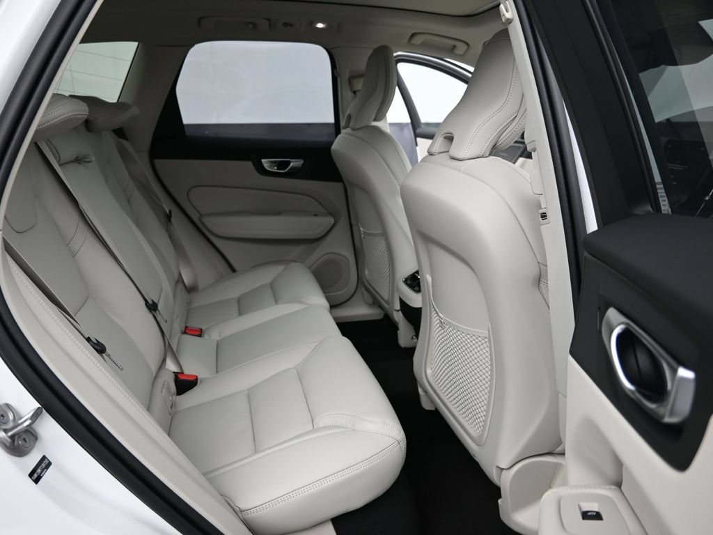 New 2026 Volvo XC60 B5 Ultra w/ Climate Package AWD/4WD image 17