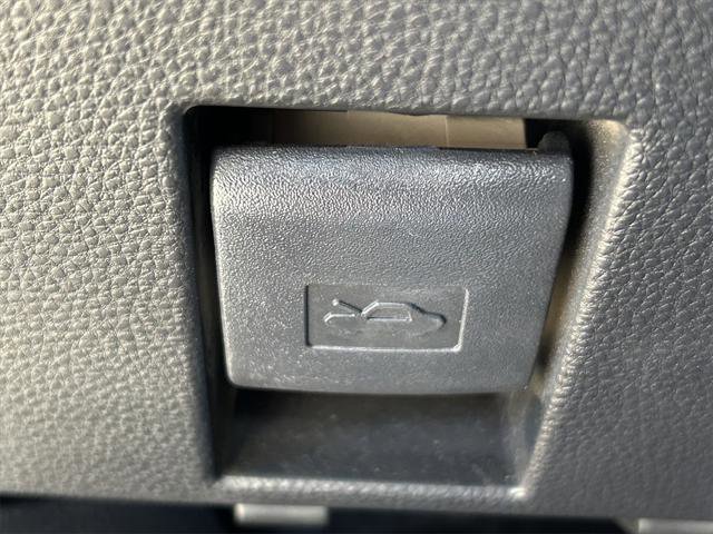 Certified 2025 Toyota Corolla LE image 17