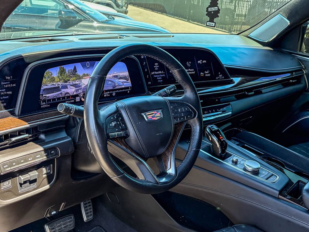 Used 2023 Cadillac Escalade Sport Platinum w/ LPO, ONYX Package AWD/4WD image 6