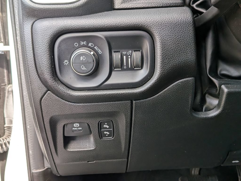 Used 2023 RAM 1500 Laramie AWD/4WD image 19