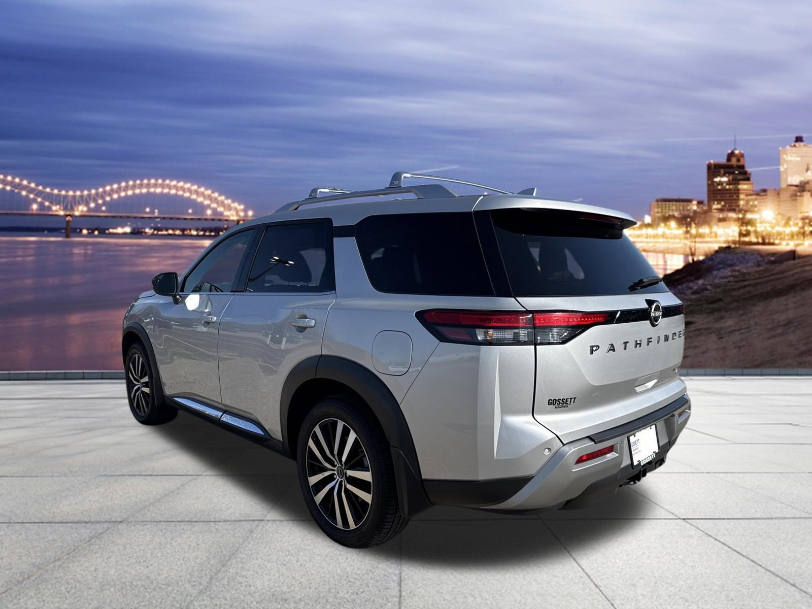 Used 2023 Nissan Pathfinder Platinum image 3