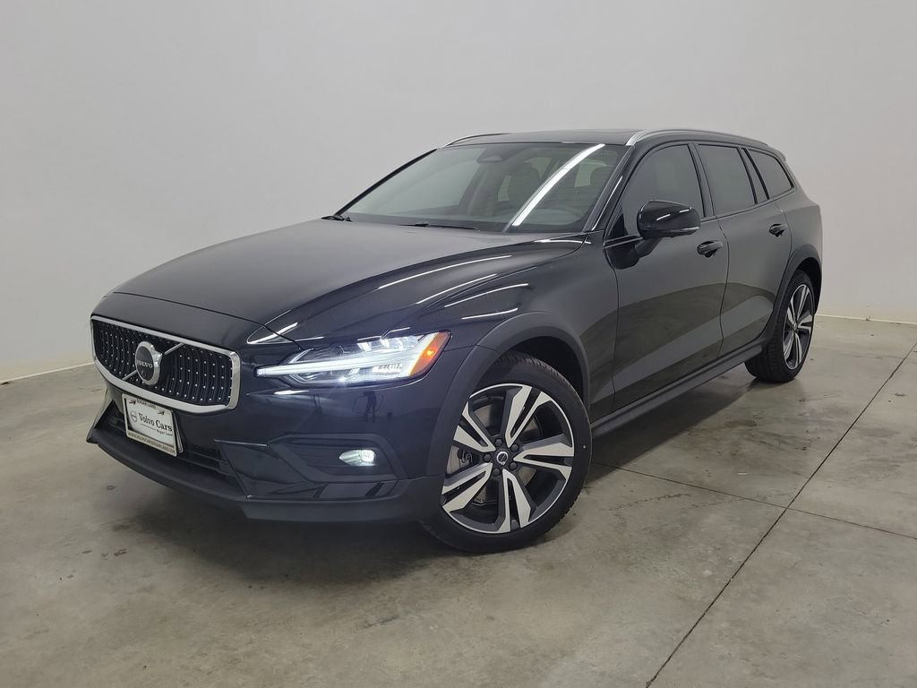 New 2026 Volvo V60 B5 Cross Country Plus w/ Protection Package Premier image 34