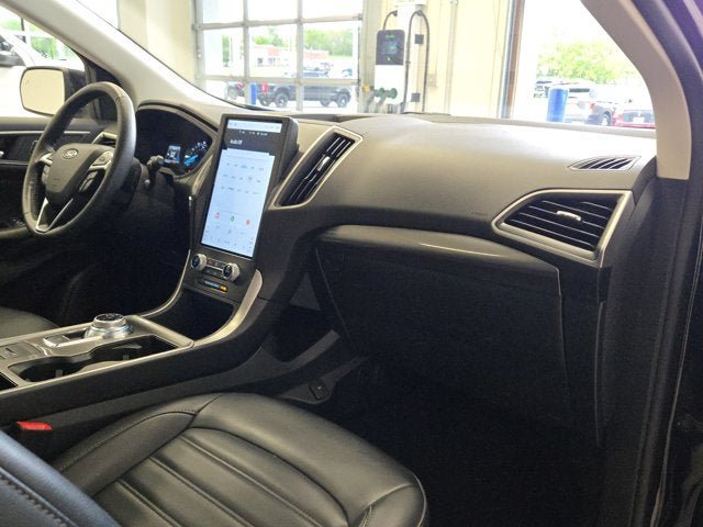 Used 2024 Ford Edge SEL w/ Convenience Package AWD/4WD image 4
