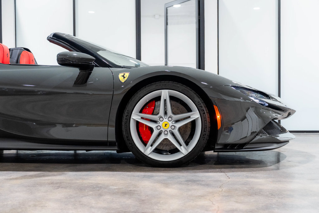 Used 2024 Ferrari SF90 Spider AWD/4WD image 8