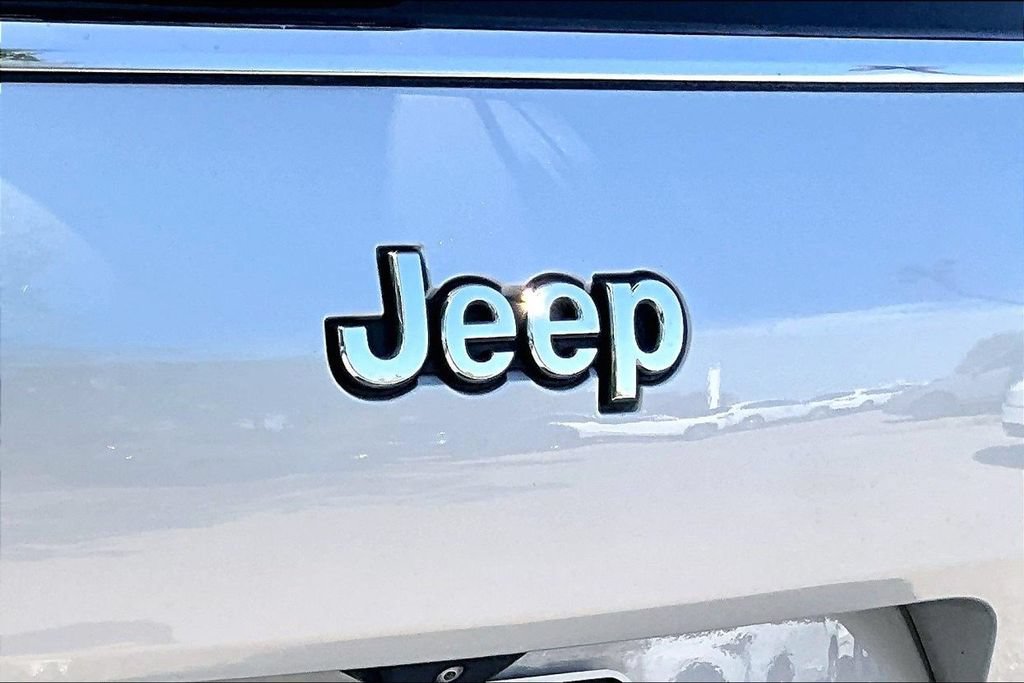 Used 2022 Jeep Grand Cherokee L Overland AWD/4WD image 43