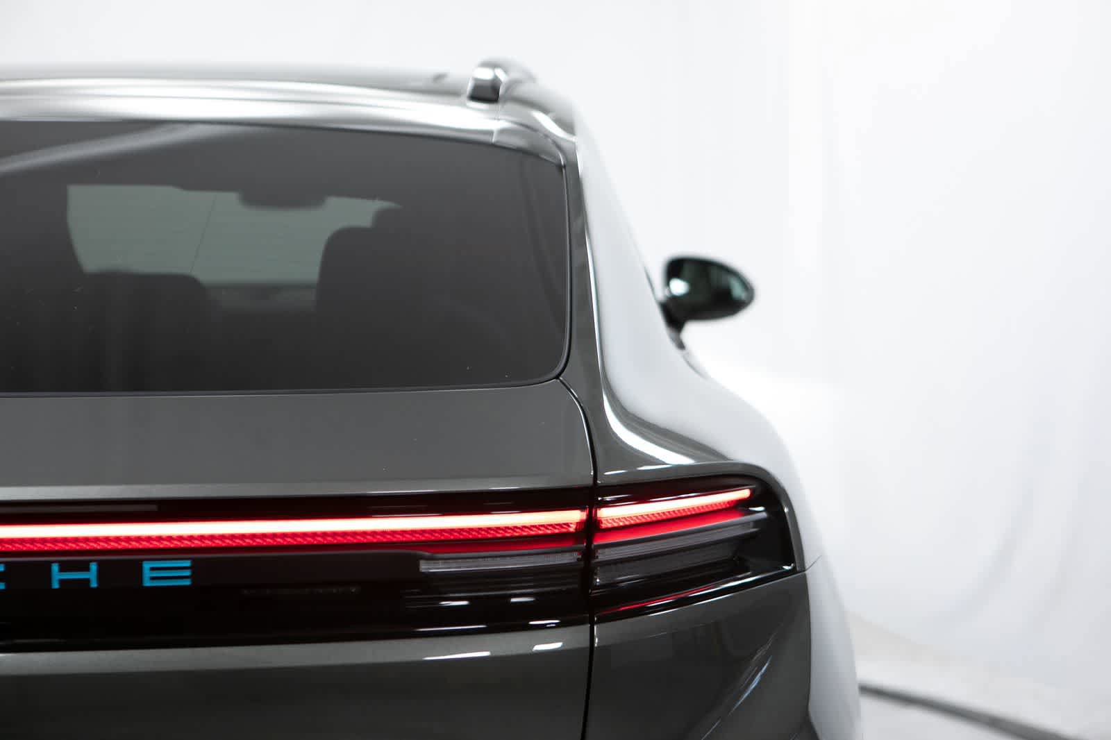 New 2026 Porsche Macan Electric RWD image 21