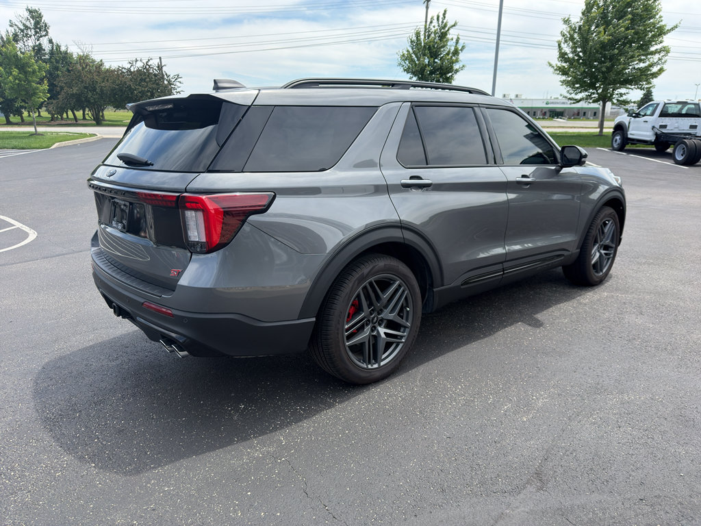 Used 2025 Ford Explorer ST w/ Sun And Sound Package AWD/4WD image 6