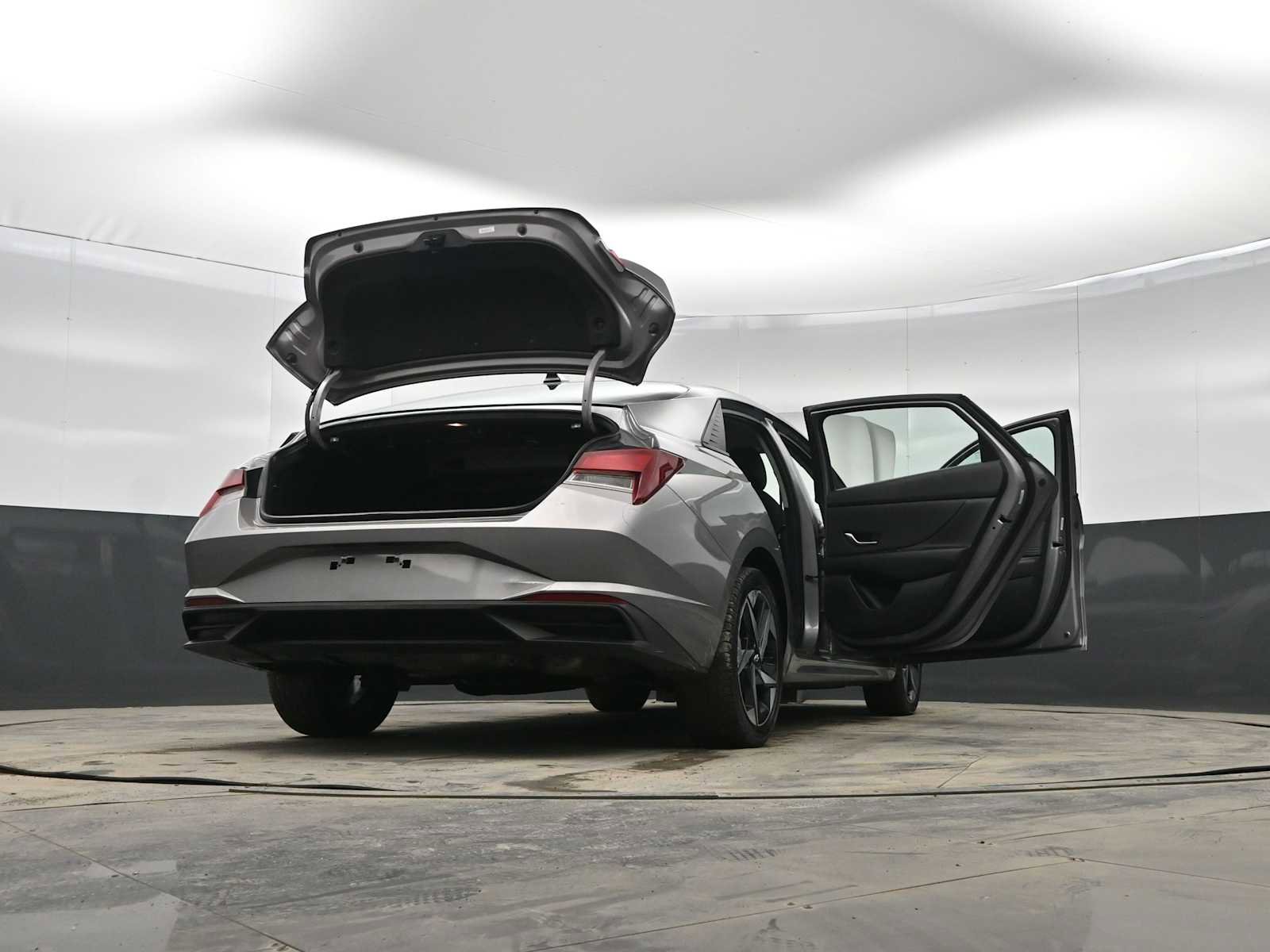 Used 2023 Hyundai Elantra SEL w/ Convenience Package image 43