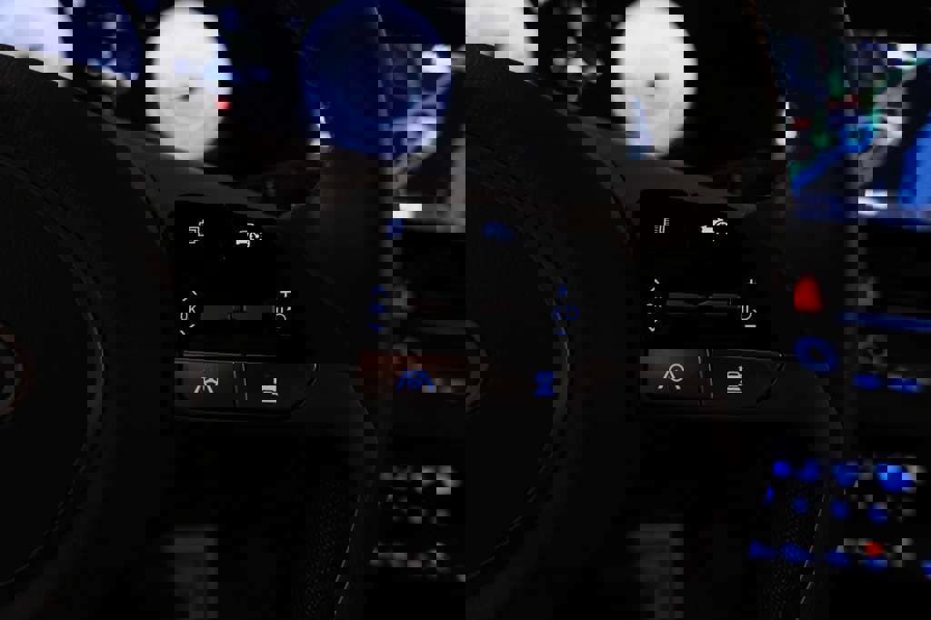 Used 2025 Hyundai Elantra SEL image 36