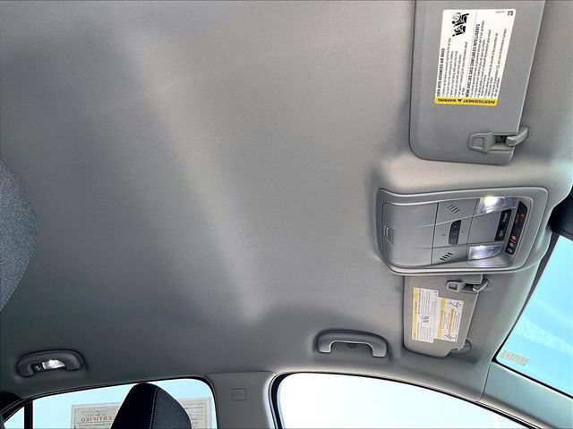 Used 2021 Chevrolet Equinox LT FWD image 22