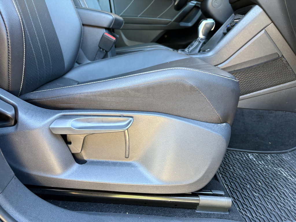 Used 2022 Volkswagen Tiguan SE R-Line AWD/4WD image 18